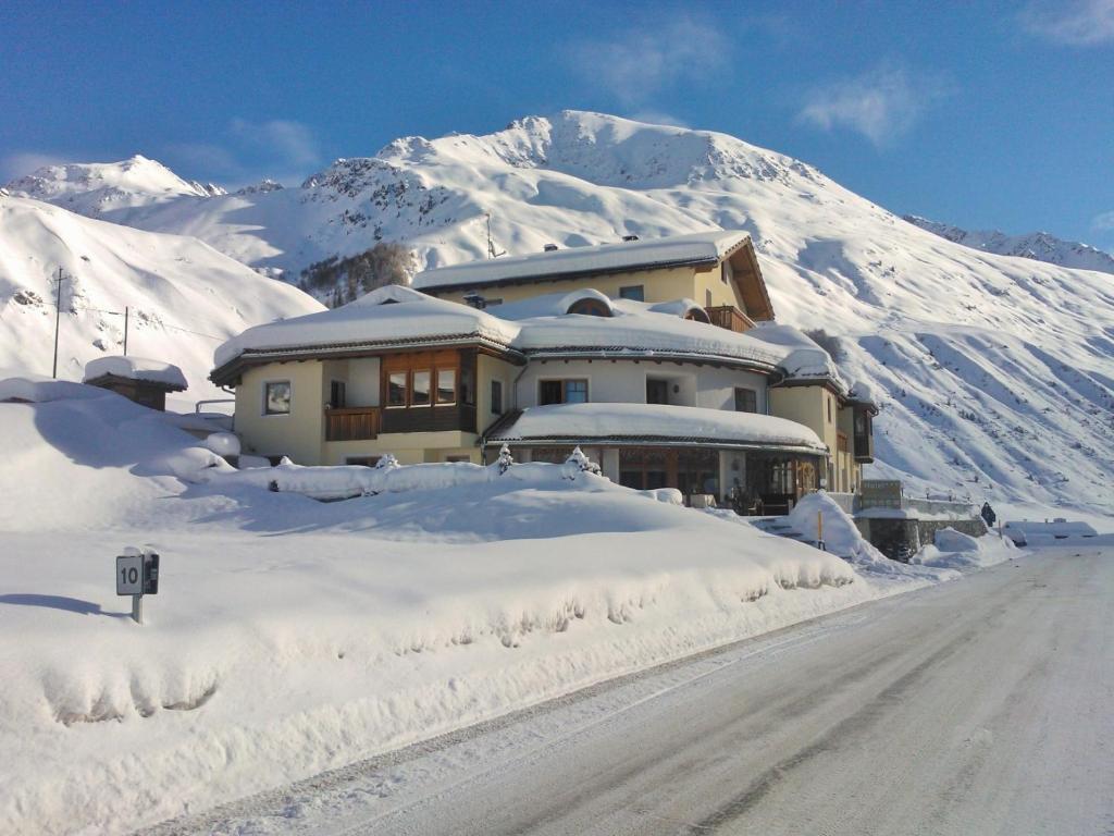 Hotel Alpenjuwel Melago Esterno foto