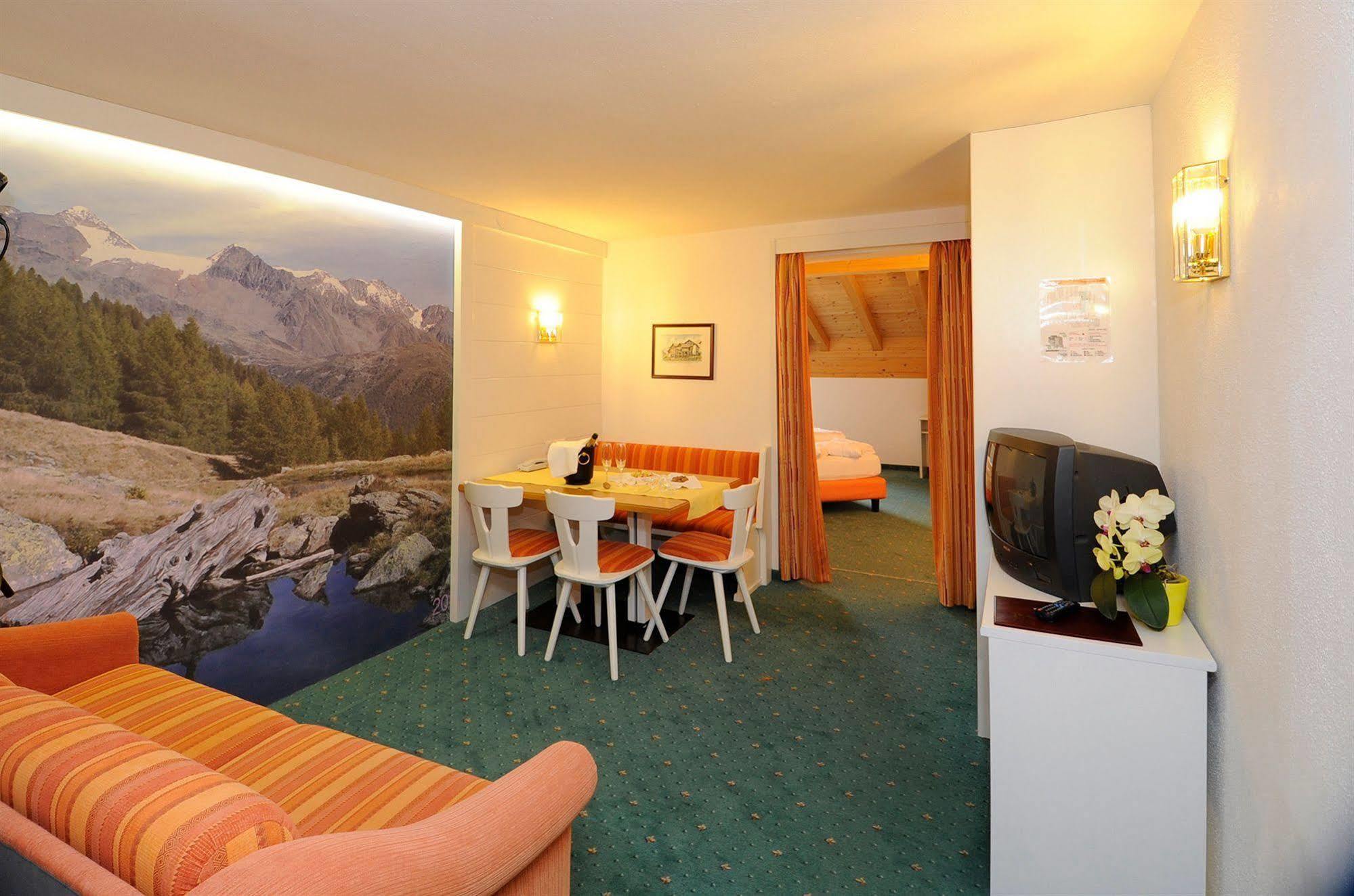 Hotel Alpenjuwel Melago Esterno foto